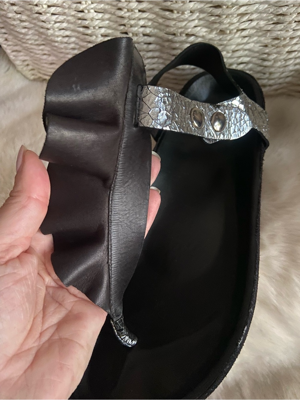 Isabel Marant Isela sandals in metallic silver leather - Picture 9 of 15